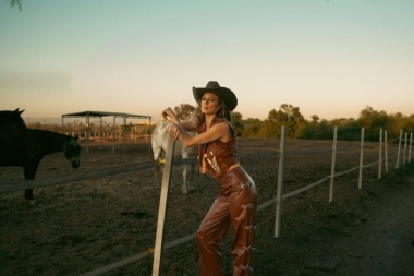 Twinnie estrena el video oficial de Midnight Company en Nashville y el desierto