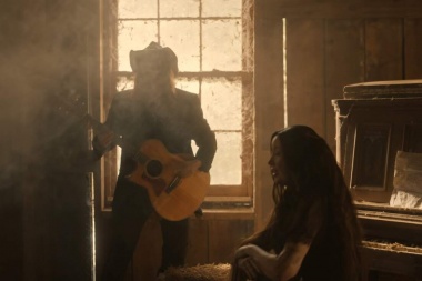 Billy Ray Cyrus junto a Noah y Braison Cyrus estrenan el video de “On Our Way Along”