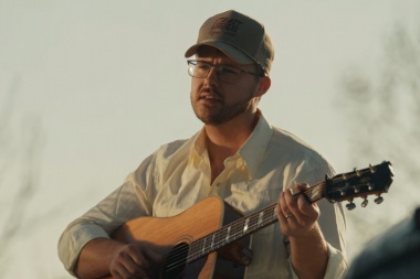 Kenny Whitmire presentó “Thought Twice About Loving You”