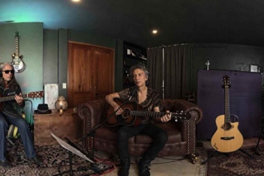Javier Calamaro navega entre lo íntimo y lo visual con “Renaciendo Sin Ancla”