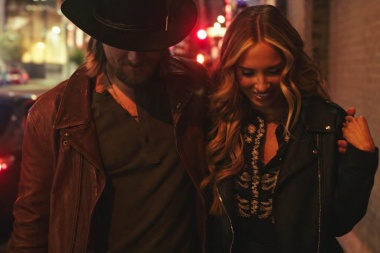Jackson Dean le dio un toque romántico y nocturno a “Something Easy”