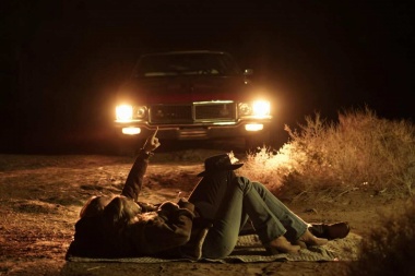 Jackson Dean comparte un visualizer para su single “Dust on a Dirt Road”