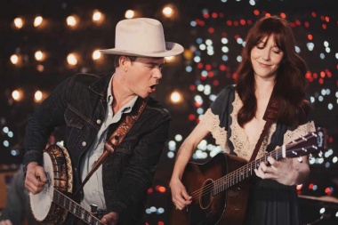 Old Crow Medicine Show estrena el video "Last American Waltz" junto a Molly Tuttle