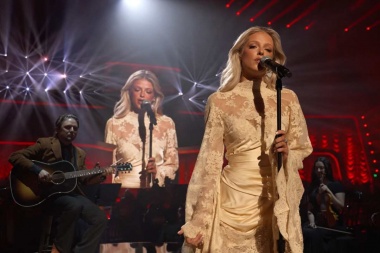 Carter Faith emocionó en los ACM Awards 2026 con una íntima actuación
