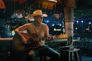 Kenny Chesney estrena el videoclip de “Carry On”