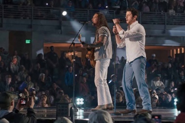 Brandon Lake y Nick Jonas estrenan el video en vivo de “The Author”