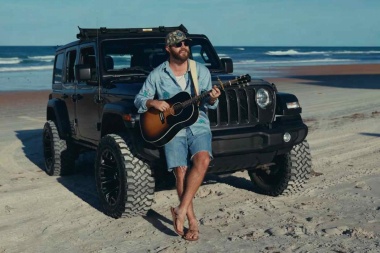 McCoy Moore lleva el espíritu de Sunshine State a “Every Single Summer”