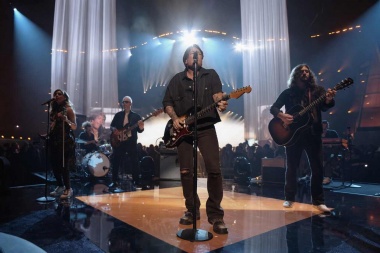 Keith Urban presentó su nueva faceta musical en los American Music Awards 2026