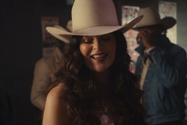 Jenna Paulette frena el tiempo en su nuevo sencillo “High Noon”