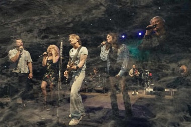Keith Urban y Little Big Town versionan el clásico de soft rock “Magnet And Steel”