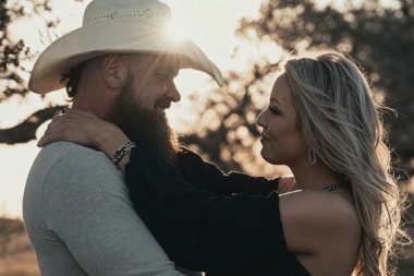 Creed Fisher y una historia de amor en “Angels Like Her”