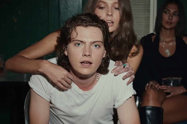 Blake Whiten le dio vida a una historia a flor de piel en “Boots By The Wrong Bed”