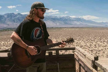 El viaje visual y sonoro de Garrett Kirk en “Drifter”