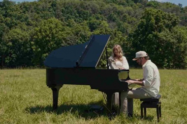 Drew Baldridge y Anne Wilson unen fe y country