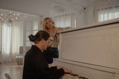 Morgan Myles comparte una versión al piano de “Moment of Mercy”