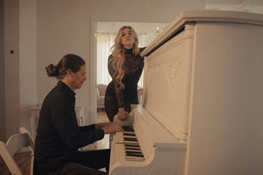 Morgan Myles dejó caer una versión al piano de “Laced”
