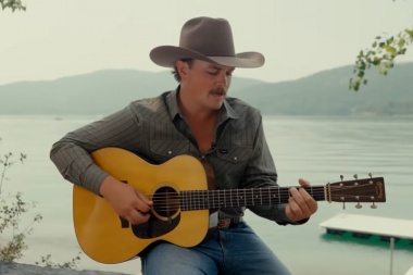 Zach Top cuenta dos historias country entre el whiskey y el desamor