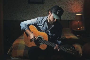 Wyatt McCubbin le puso imágenes a “All Outta You”