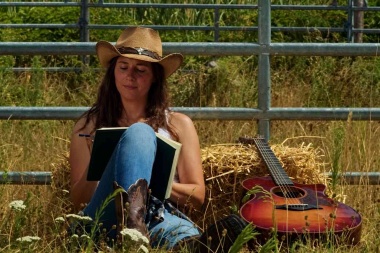 Janet Renders se acerca al country con “If There Is No Tomorrow”