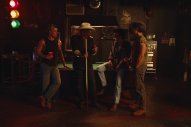 Billy Ray Cyrus se une a DELTONA en una nueva colaboración country rock