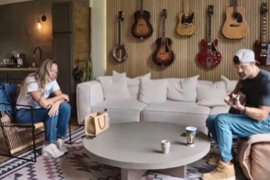 Walker Hayes y Colbie Caillat se juntan en una reflexion sobre la vida moderna