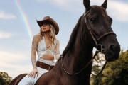 Danielle Bradbery estrena el video musical sobre una historia de fe y gratitud