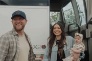 Cole Swindell abre su corazón en “Girl Dad”