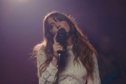 Lily Meola comparte “Sleeping with My Boots On”