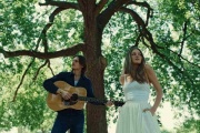 Patrick Droney y Kelsea Ballerini presentan “Math of Us”