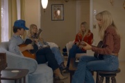 Keller Cox y The Castellows le dan un toque acústico a “Way Things Work”