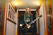 Nat Allison sorprende con “Think Clearly Now”