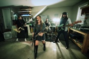 Kasey Tyndall deja morir a su viejo yo en “Old Me Is Dying”