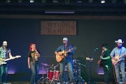 Curtis Grimes retrata al vaquero de Texas en el video de su nueva canción